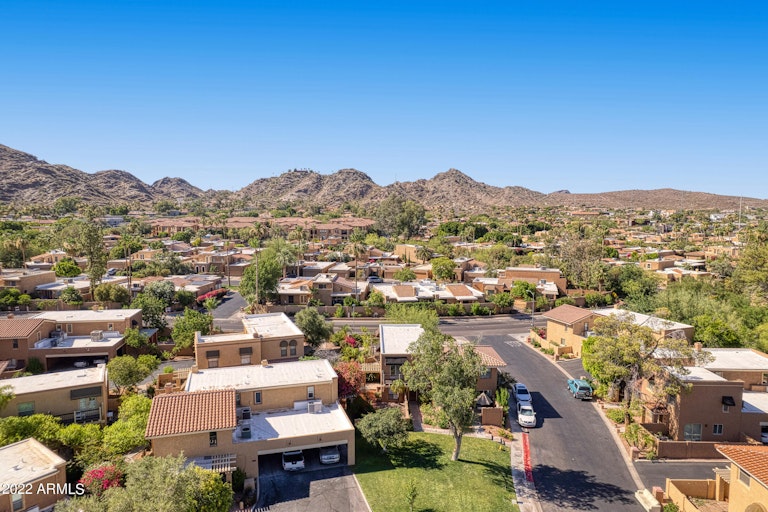 Photo 33 of 40 - 10430 N 10th Pl #2, Phoenix, AZ 85020