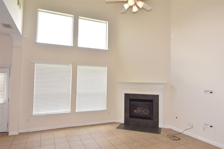 Photo 8 of 34 - 20010 Queens Oak Ct, Spring, TX 77379