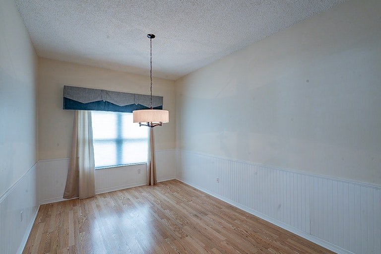Photo 12 of 31 - 1044 Soledad Way, Lady Lake, FL 32159