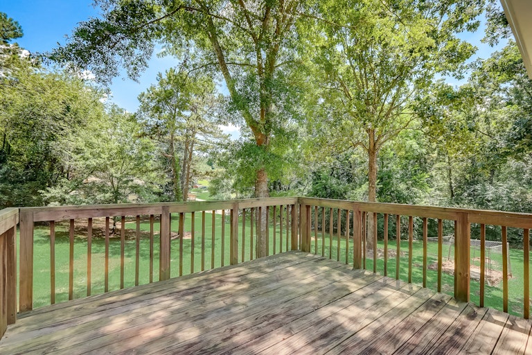 Photo 24 of 27 - 143 Stoneview Dr, Hoschton, GA 30548