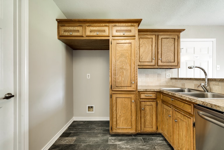 Photo 9 of 33 - 7206 Shawn Dr, Rowlett, TX 75088