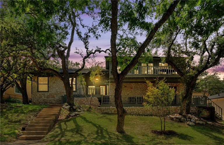 Photo 2 of 32 - 8510 Appalachian Dr, Austin, TX 78759