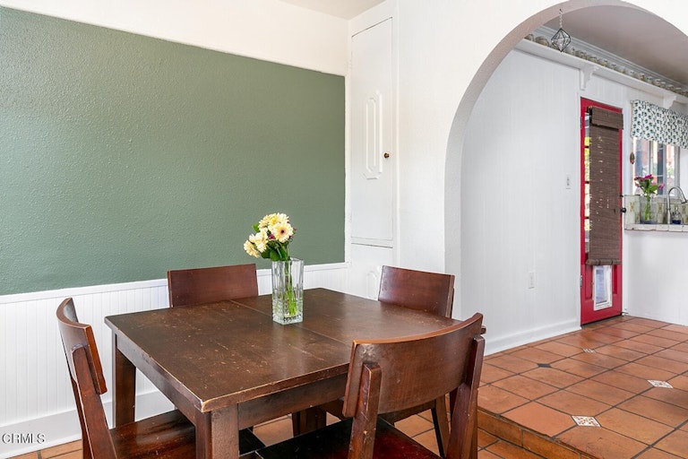 Photo 9 of 29 - 6214 Springvale Dr, Los Angeles, CA 90042