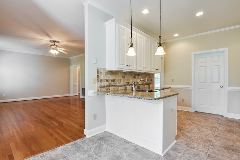 Photo 12 of 25 - 207 Natalie Dr, Raleigh, NC 27603
