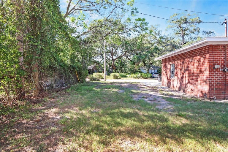 Photo 32 of 35 - 2601 Upton St S, Gulfport, FL 33711