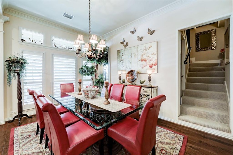 Photo 4 of 36 - 1518 Pine Chase Dr, Houston, TX 77055