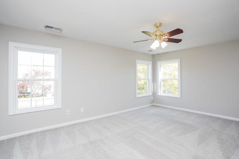 Photo 11 of 25 - 113 Trayesan Dr, Holly Springs, NC 27540