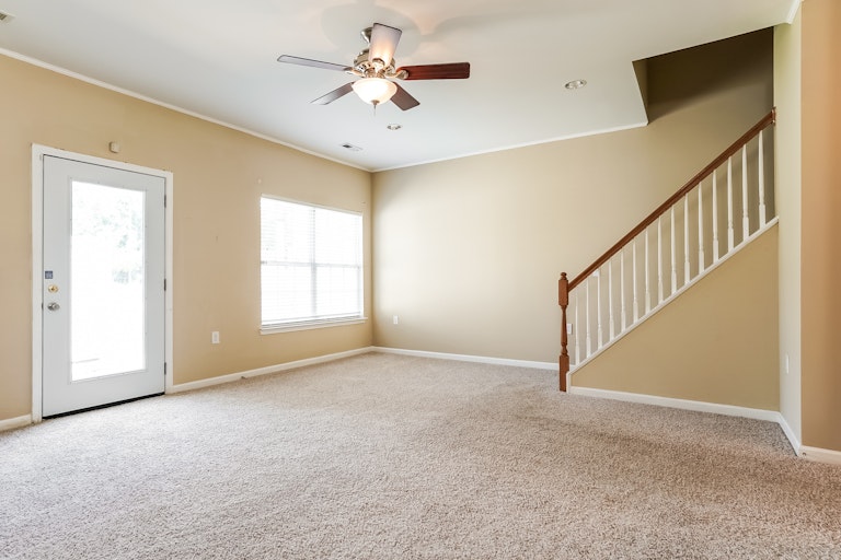 Photo 4 of 25 - 1810 Eagle Beach Ct, Raleigh, NC 27610