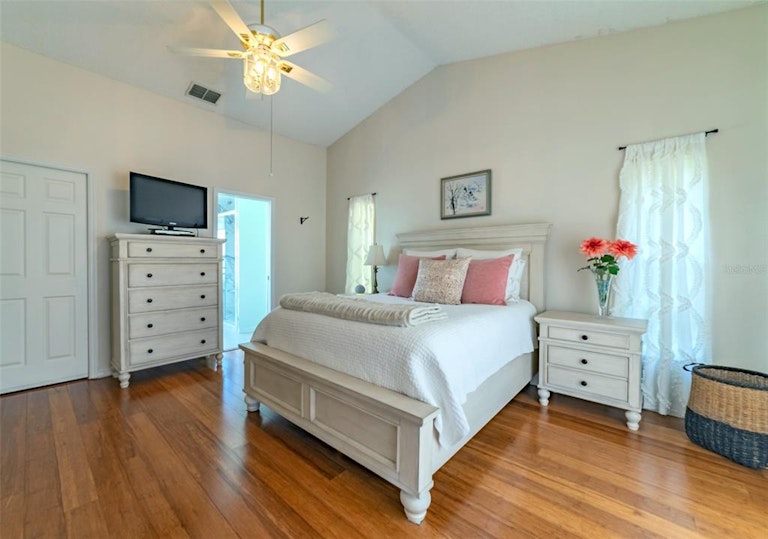 Photo 17 of 58 - 7704 Tessa Dr, Zephyrhills, FL 33540