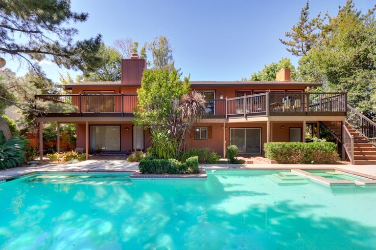 Photo 57 of 70 - 4040 Crondall Dr, Sacramento, CA 95864