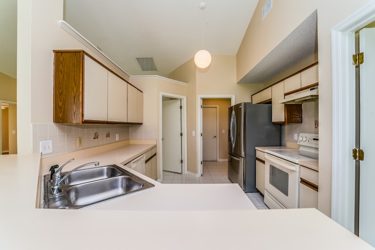Photo 2 of 24 - 11870 Ottawa Ave, Orlando, FL 32837