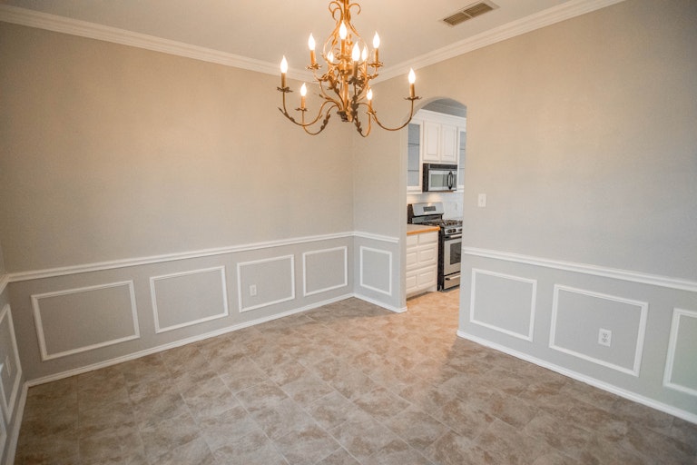 Photo 18 of 32 - 7301 Bishop Ct, Fort Worth, TX 76179