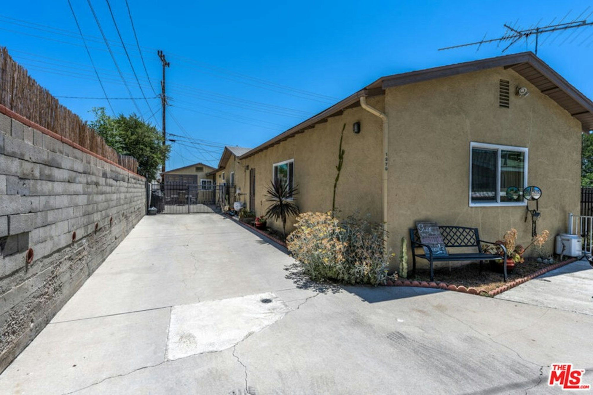 Photo 1 of 19 - 1270 Irving Ave, Glendale, CA 91201