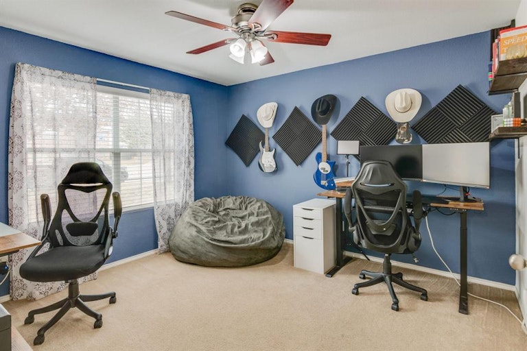Photo 17 of 23 - 8413 Star Thistle Dr, Fort Worth, TX 76179