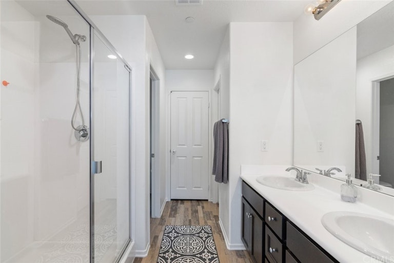 Photo 18 of 40 - 29312 Abelia Ln, Lake Elsinore, CA 92530