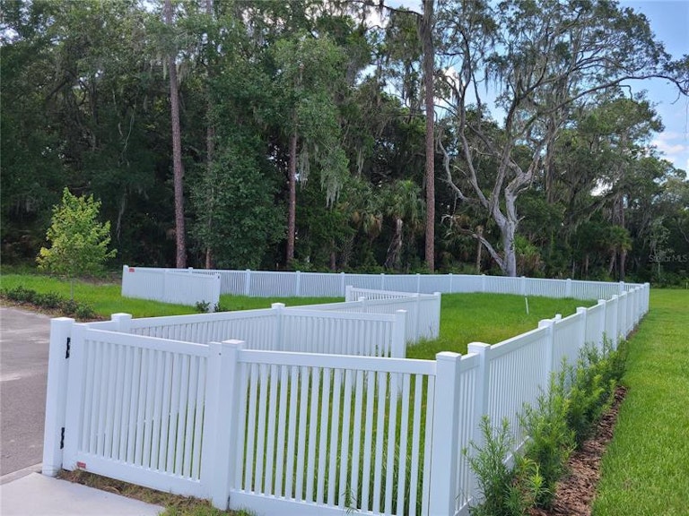 Photo 5 of 6 - 10950 Brightleaf Ct, Riverview, FL 33569