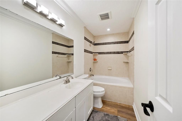 Photo 30 of 35 - 2915 Beacon Grove St, Spring, TX 77389