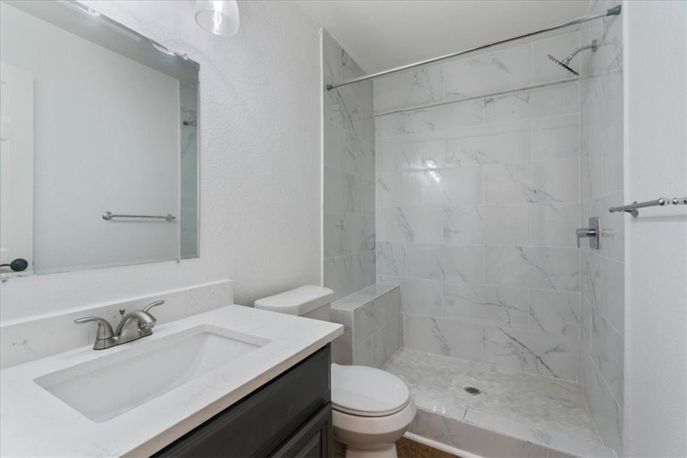 Photo 28 of 34 - 411 Seawind, Lakeway, TX 78734