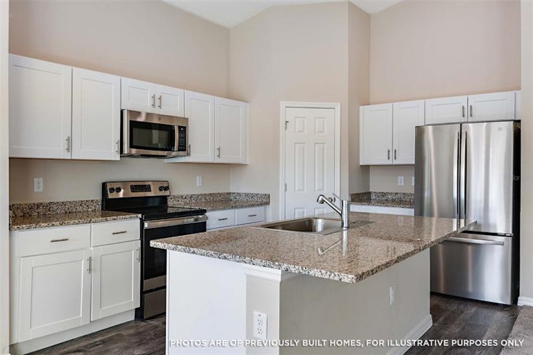 Photo 3 of 17 - 1483 Axel Cir, Winter Haven, FL 33880