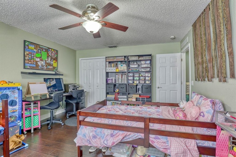 Photo 27 of 32 - 618 Tradewinds Dr, Deltona, FL 32738