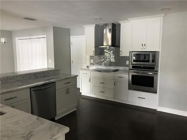 Photo 7 of 17 - 3828 Cheverly Dr W, Lakeland, FL 33813