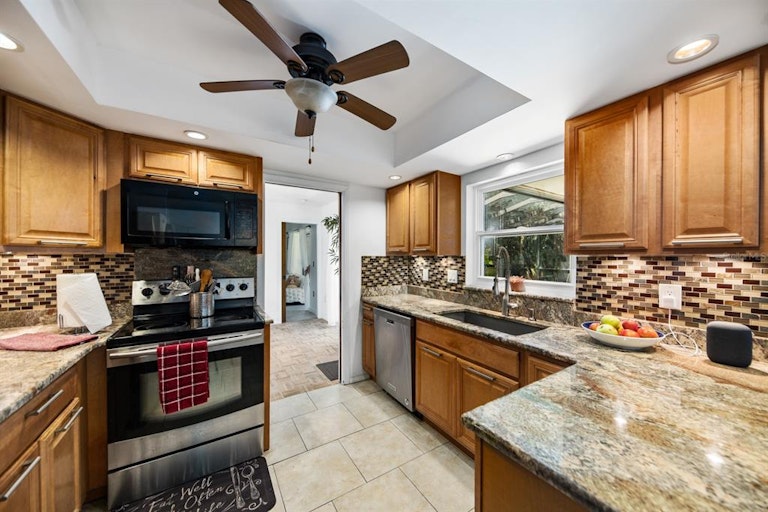 Photo 6 of 27 - 4344 Nelson Ave, Sarasota, FL 34231