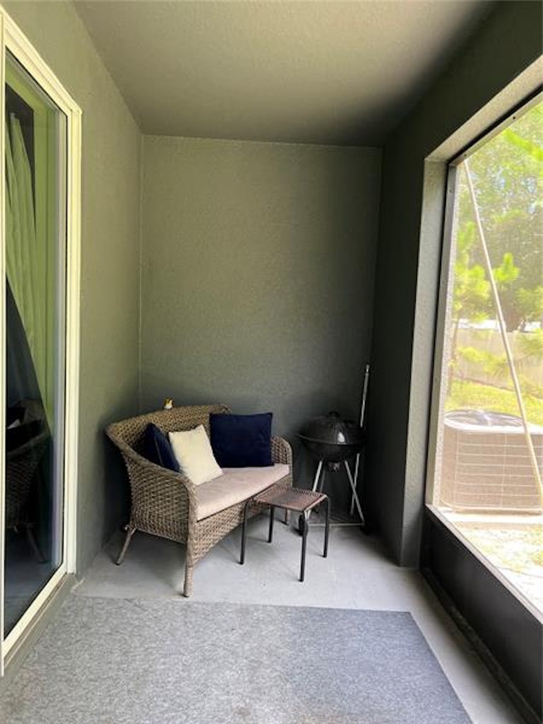 Photo 28 of 60 - 821 Lucent Sands Ct, Brandon, FL 33511