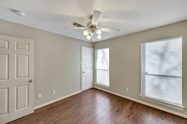 Photo 21 of 24 - 2809 Kingswood Dr, Grapevine, TX 76051