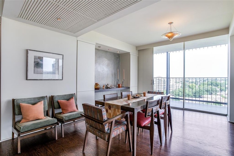 Photo 9 of 32 - 3310 Fairmount St #15C, Dallas, TX 75201