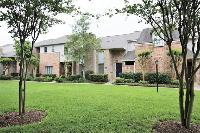 Photo 26 of 28 - 727 Bunker Hill Rd #40, Houston, TX 77024