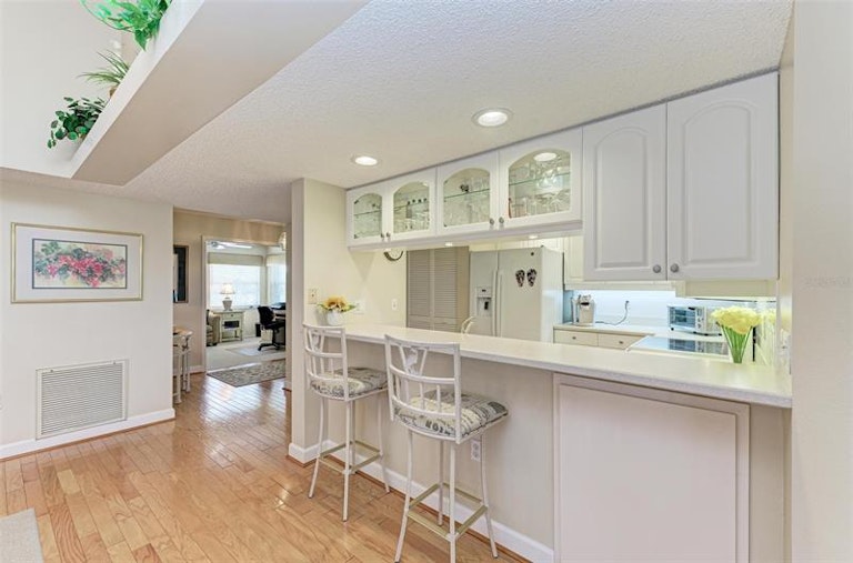 Photo 15 of 56 - 1247 Edgewater Cir #1247, Bradenton, FL 34209