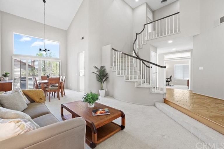 Photo 4 of 23 - 28531 Camelback Rd, Trabuco Canyon, CA 92679