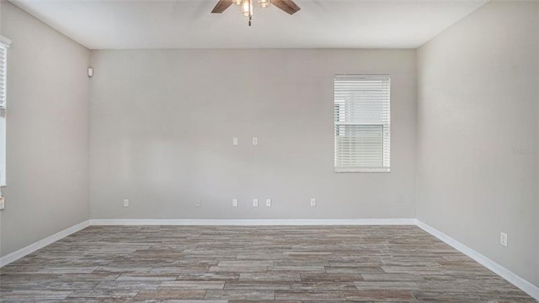 Photo 7 of 17 - 19365 Blossom Vine Ln, Lutz, FL 33558
