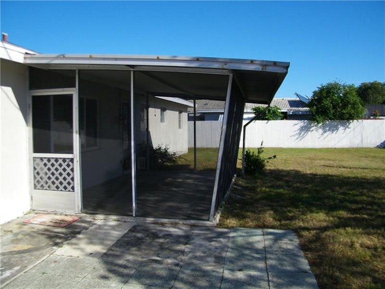 Photo 15 of 17 - 776 85th Ave N, Saint Petersburg, FL 33702