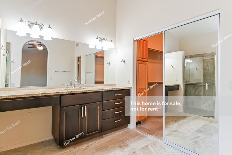 Photo 6 of 27 - 990 S Avenida Los Reyes, Tucson, AZ 85748
