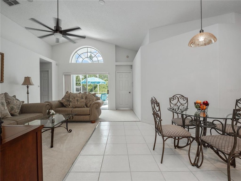 Photo 11 of 40 - 1026 Lake Davenport Blvd, Davenport, FL 33897