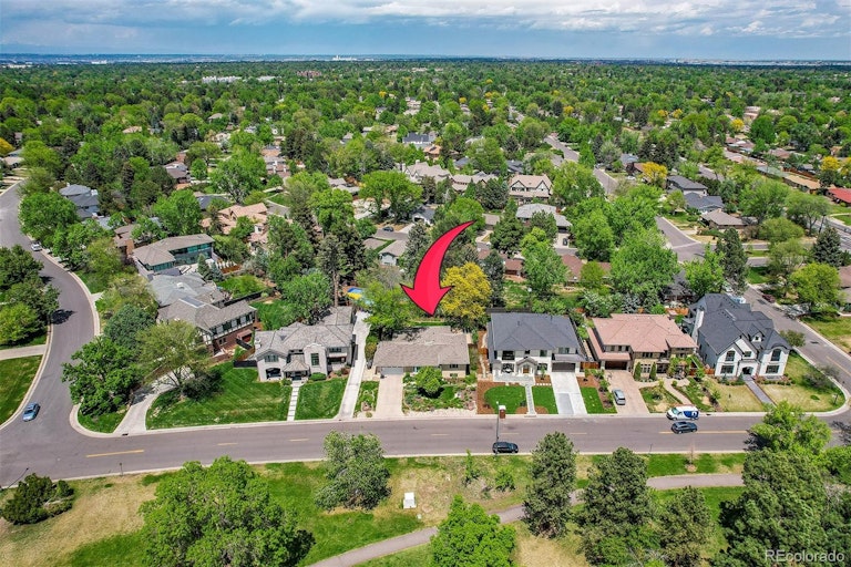 Photo 11 of 39 - 125 Southmoor Dr, Denver, CO 80220