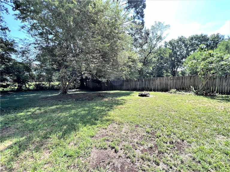 Photo 32 of 33 - 7427 Meadowdale Ln, Charlotte, NC 28212