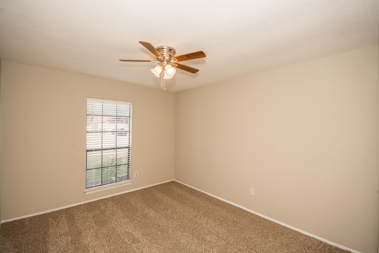 Photo 12 of 20 - 5424 Baker Dr, The Colony, TX 75056
