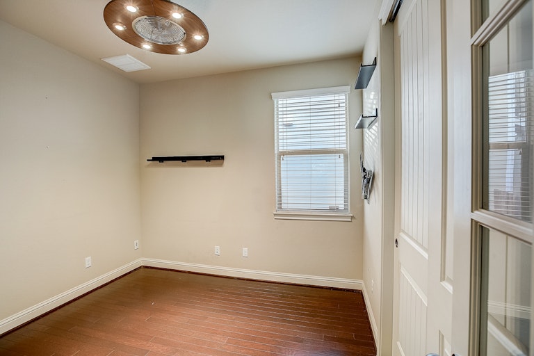 Photo 25 of 36 - 2620 Lightfoot Trl, Austin, TX 78745
