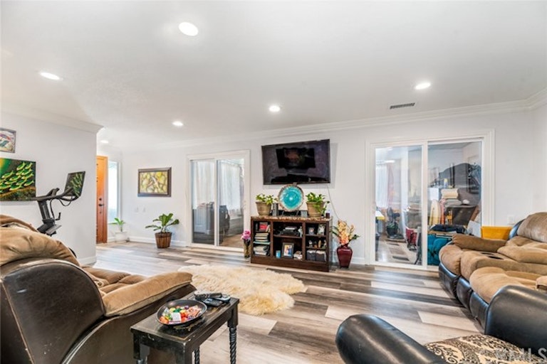 Photo 4 of 23 - 3122 Via Serena N Unit D, Laguna Woods, CA 92637