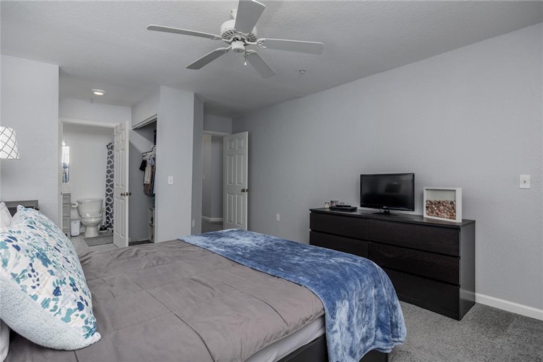 Photo 21 of 35 - 850 S Tamiami Trl #522, Sarasota, FL 34236