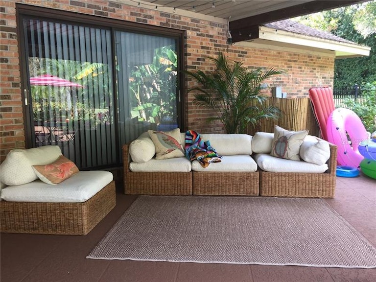 Photo 16 of 25 - 805 Sweetwater Club Blvd, Longwood, FL 32779