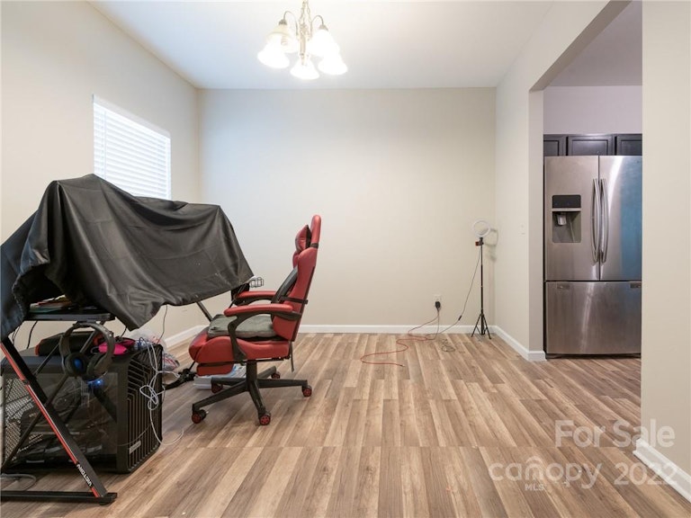 Photo 4 of 35 - 926 Corvus Ct, Charlotte, NC 28216