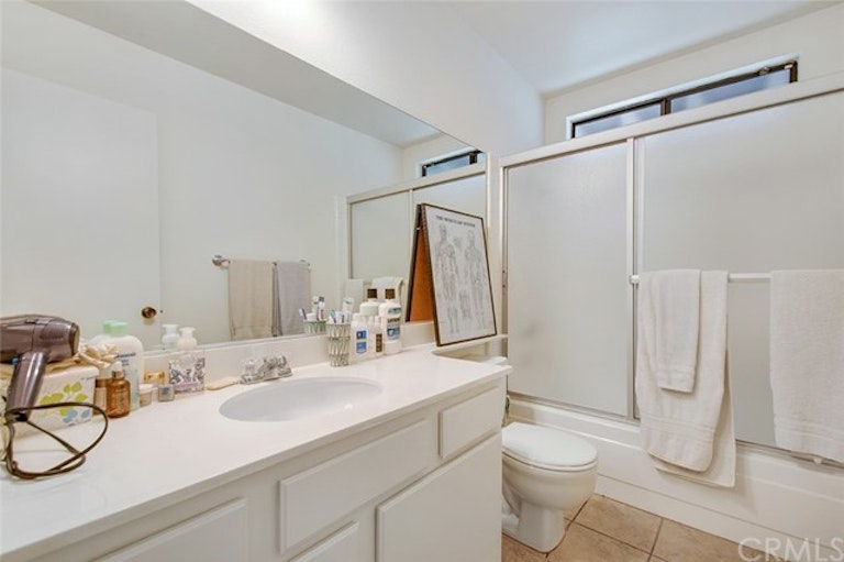 Photo 20 of 39 - 1822 Lake St, Huntington Beach, CA 92648