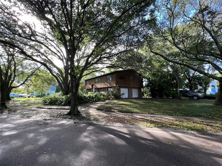Photo 3 of 52 - 400 Patica Rd NE, Saint Petersburg, FL 33702