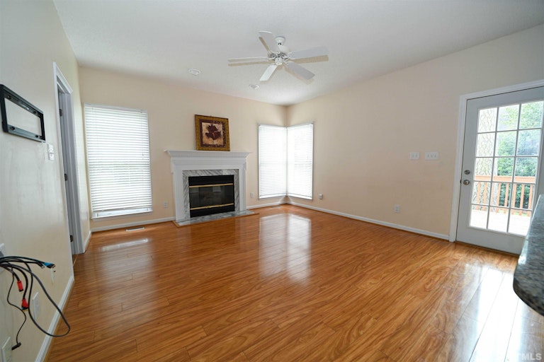 Photo 11 of 27 - 102 Lewey Stone Ct, Cary, NC 27519