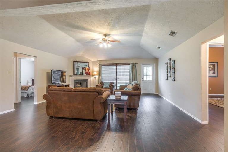 Photo 7 of 25 - 25018 Aughton Dr, Spring, TX 77389