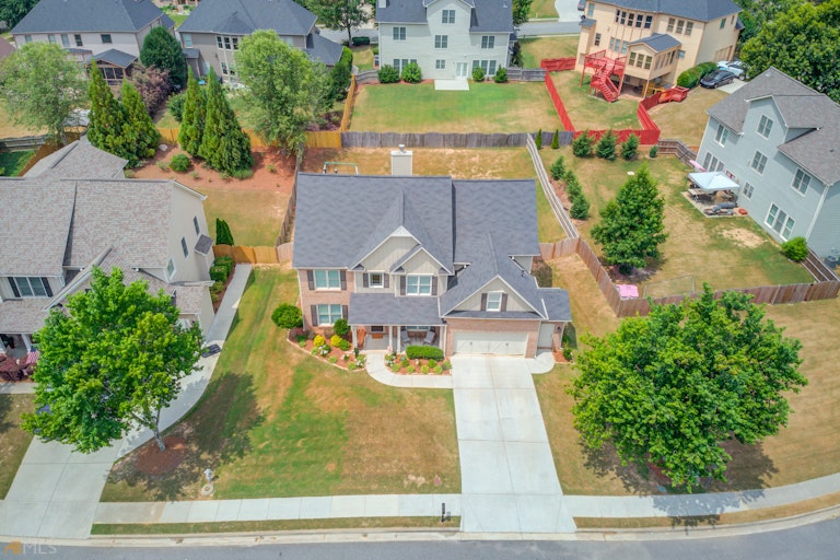 Photo 2 of 52 - 1992 Ambrosia Ct, Dacula, GA 30019