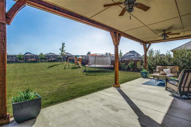 Photo 23 of 31 - 10809 Frost Pl, McKinney, TX 75071